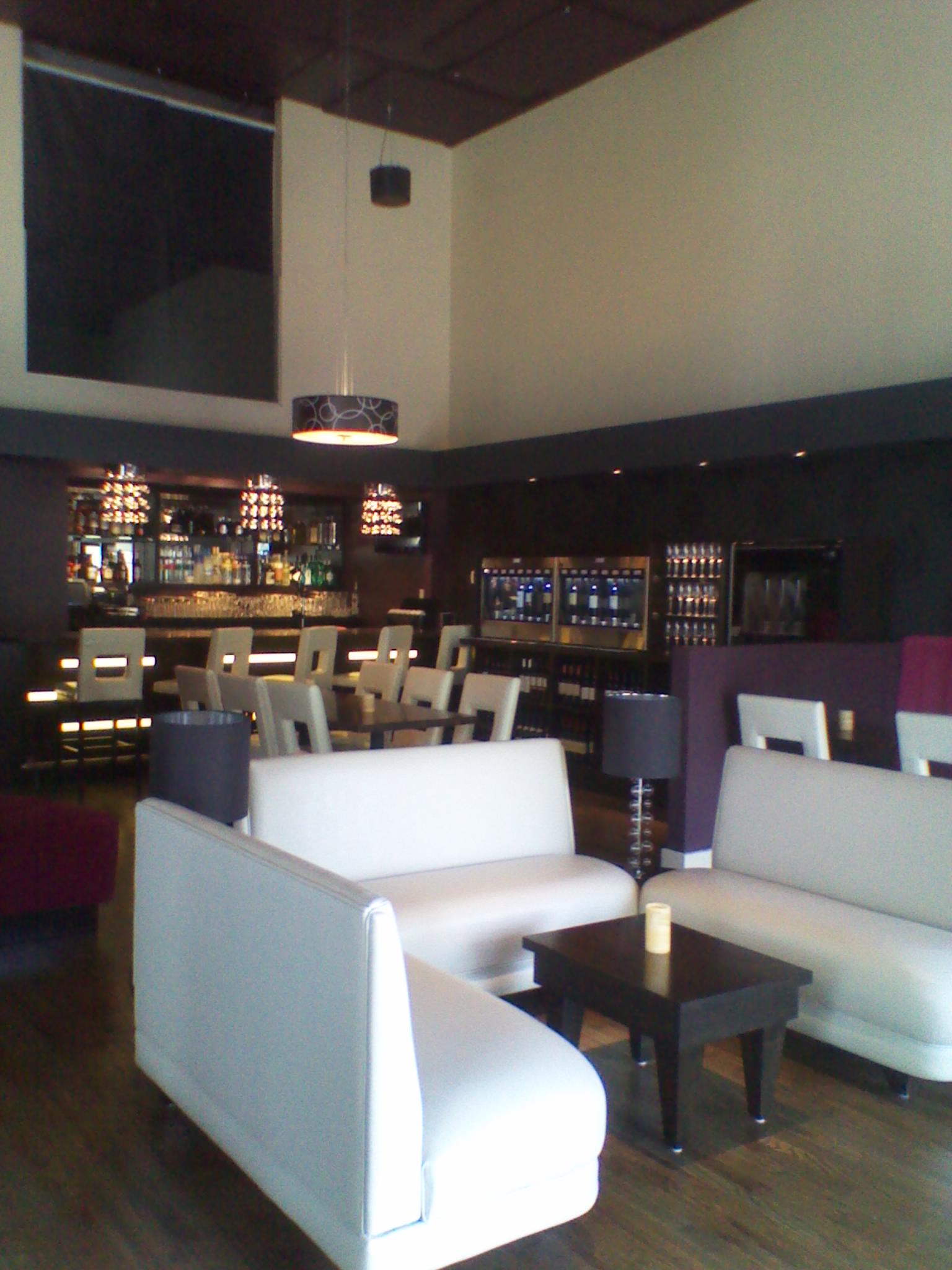 image-582546-winebar_NE.jpg